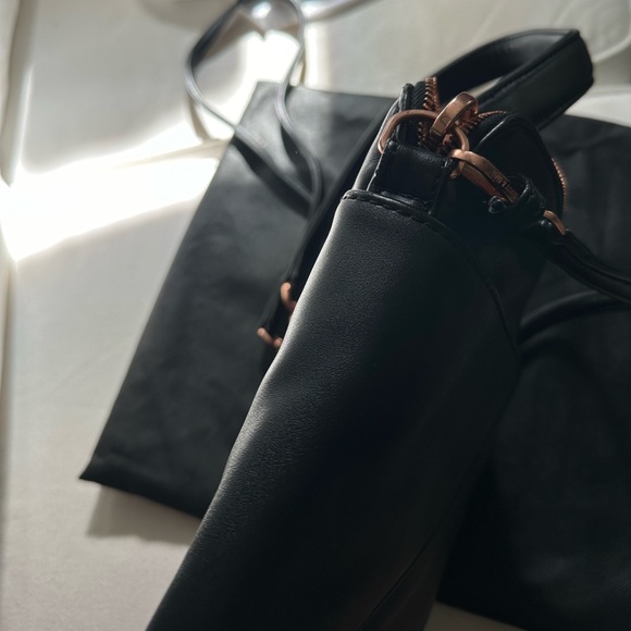 Black Leather Matt & Nat Bag - Picture 4 of 9